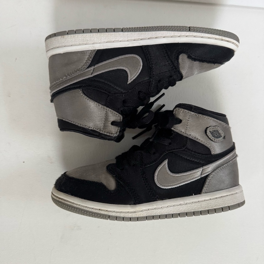 Toddler Nike Jordan 1 Retro High OG Satin Shadow Sneakers silver/black Size 10 - Picture 9 of 16